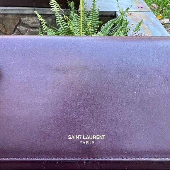 Saint Laurent Maroon wallet with gold hardware - Picture 3 of 13